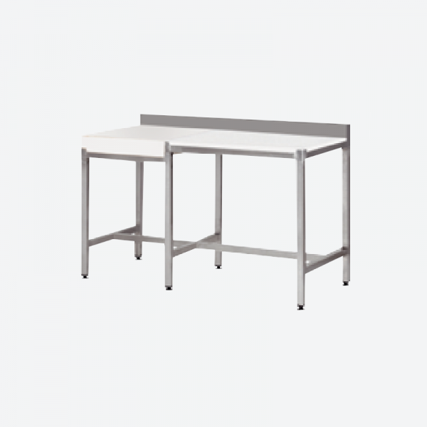 Combiné table et billot de boucher avec dosseret porte-outils